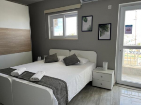 F4 Room 1, Private Double room with private bathroom and balcony